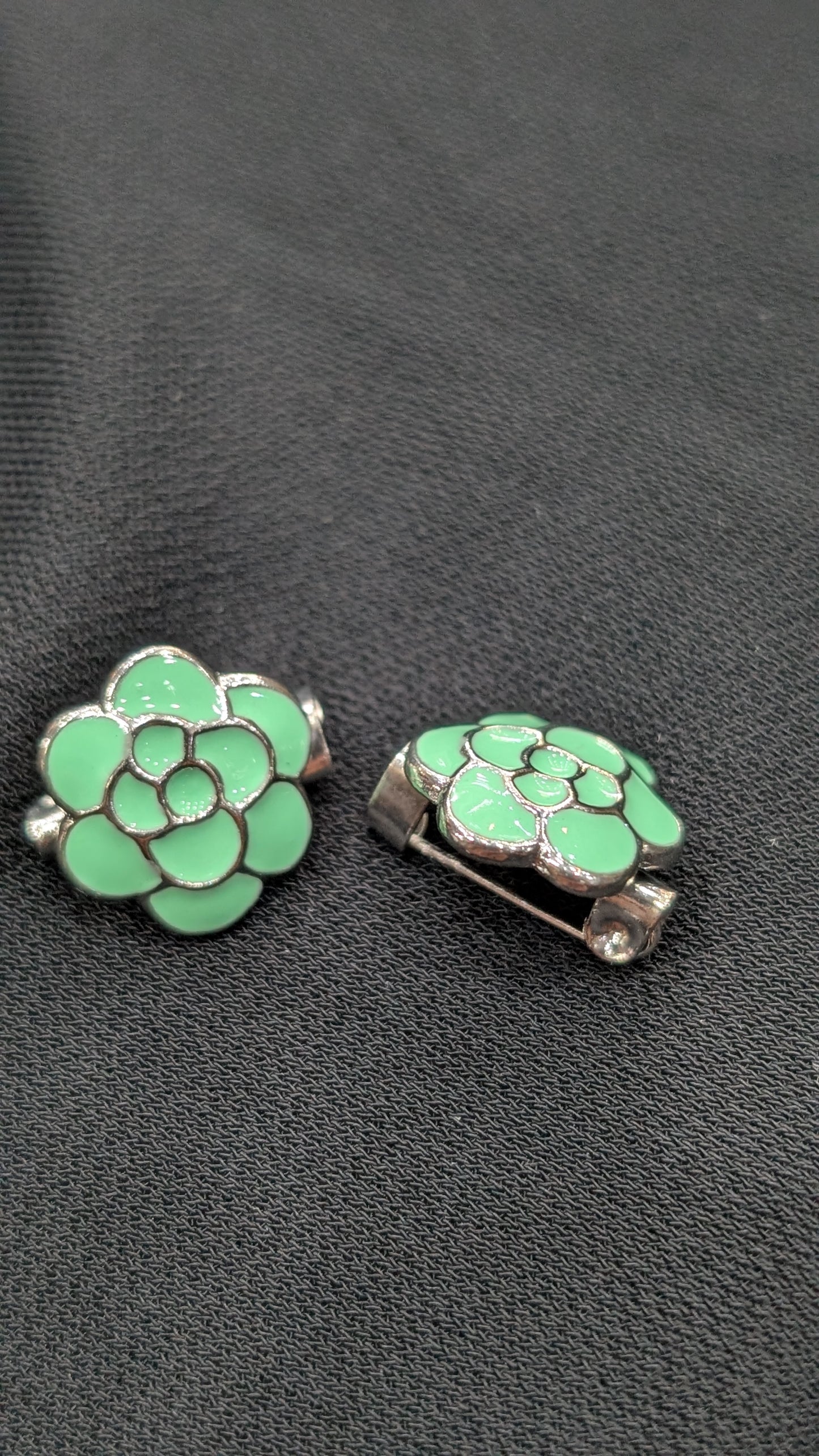 Brooch - set of 2